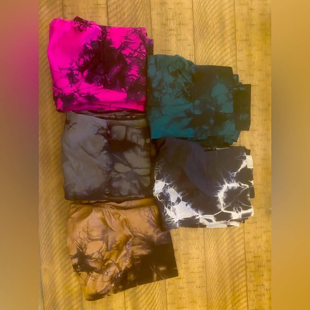 5 pairs of TikTok leggings. Brand new.